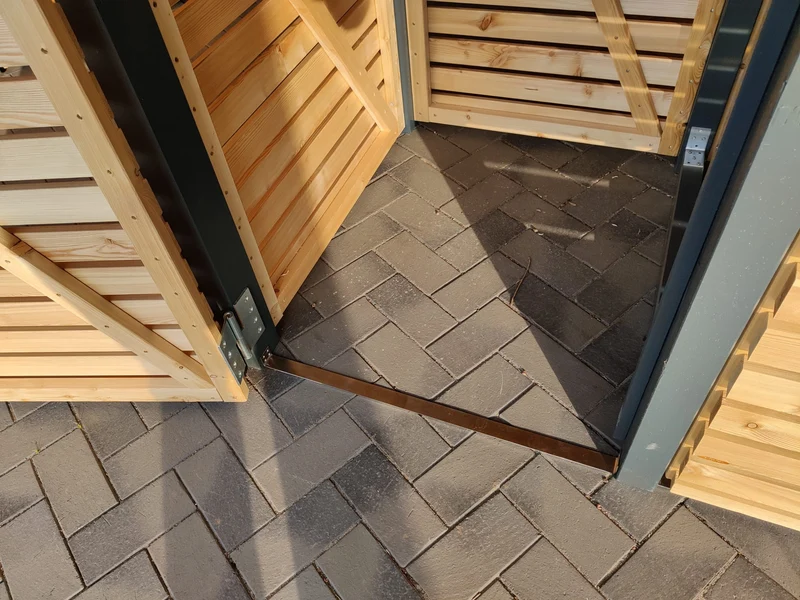Mülltonnenbox KLARE LINIE mit Gründach