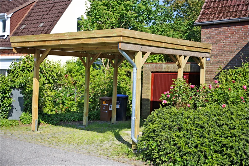 Gründach-Carport CLASSIC mit Holzblende
