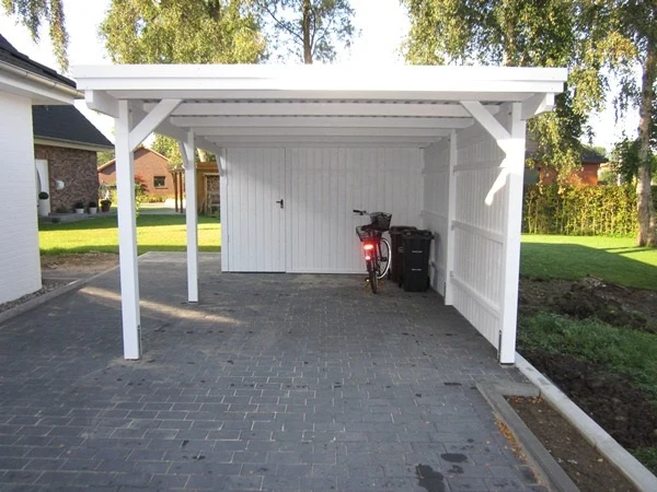 Gründach-Carport CLASSIC mit Holzblende