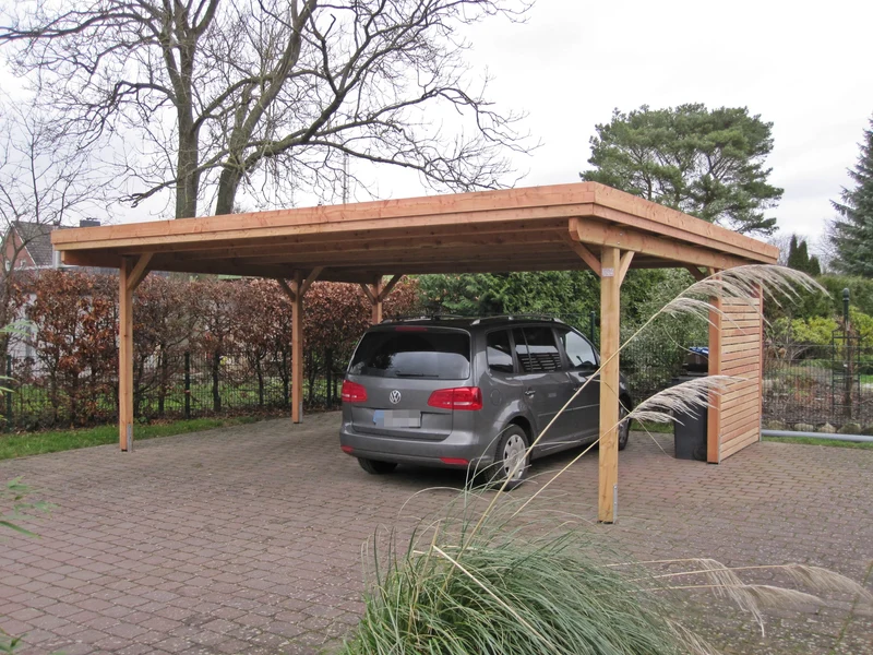 Gründach-Carport CLASSIC mit Holzblende
