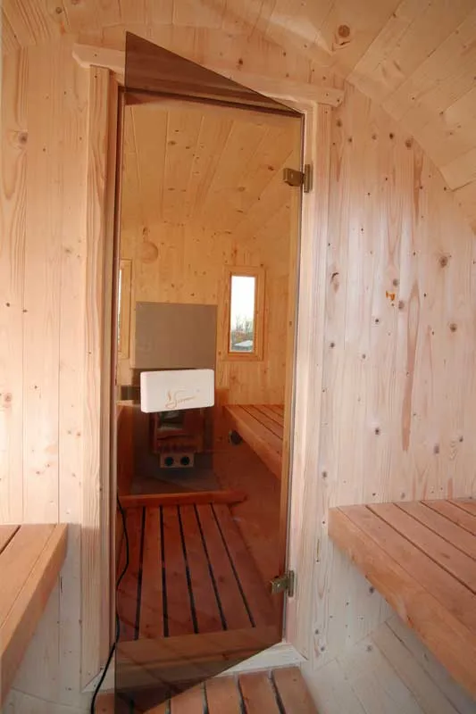 Gartensauna Sida 2140 Bausatz mit roten Dachschindeln
