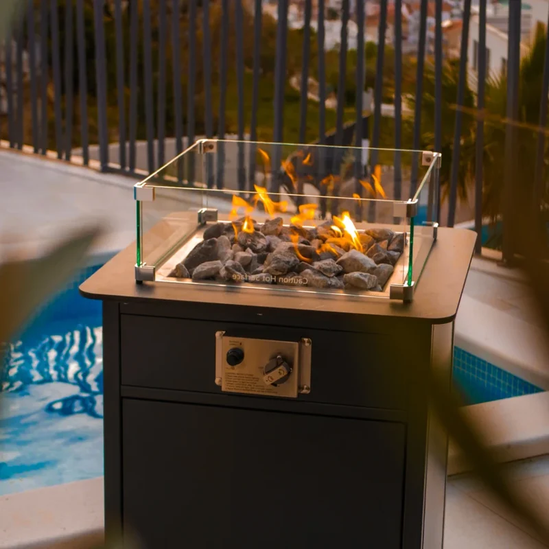 55 Feuer­tisch
