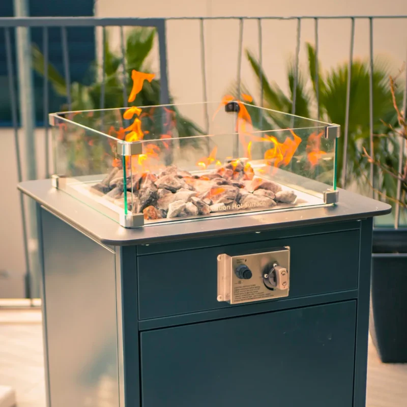 55 Feuer­tisch