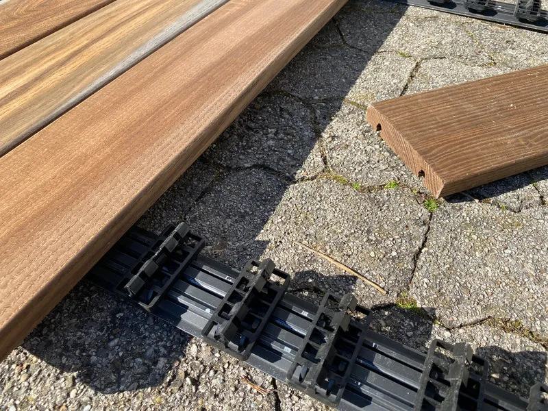 Thermoesche Holzterrasse Terrassendiele europ. schlichter selber montieren Bausatz