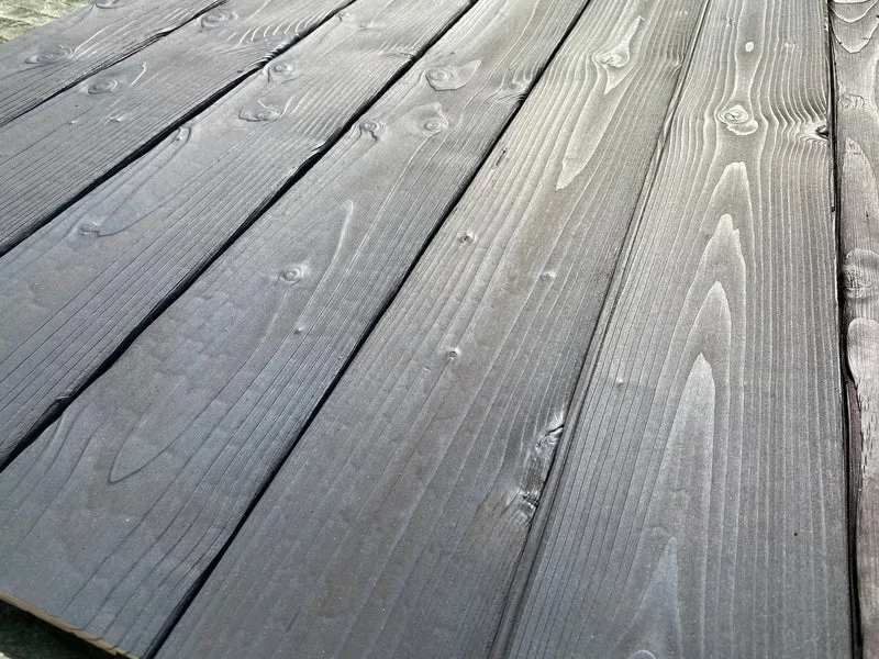 Holzterrasse grau geflammt gebrannt 120 x 28mm