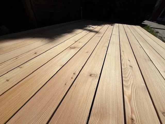 Lärche Riftschnitt 120mm Holzterrassen verdeckt montiert ohne Schrauben