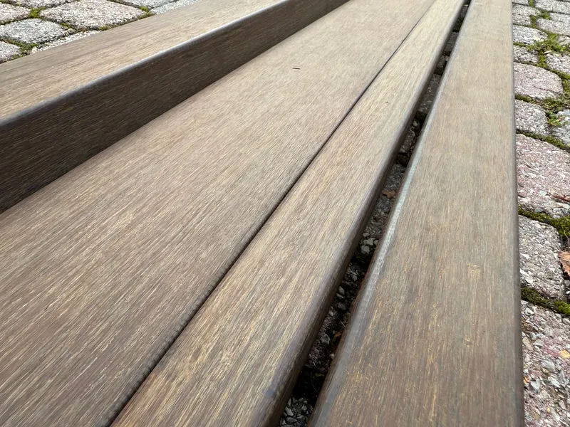 Bambus dunkel 3D Wandverkleidung geclipst Fassade
