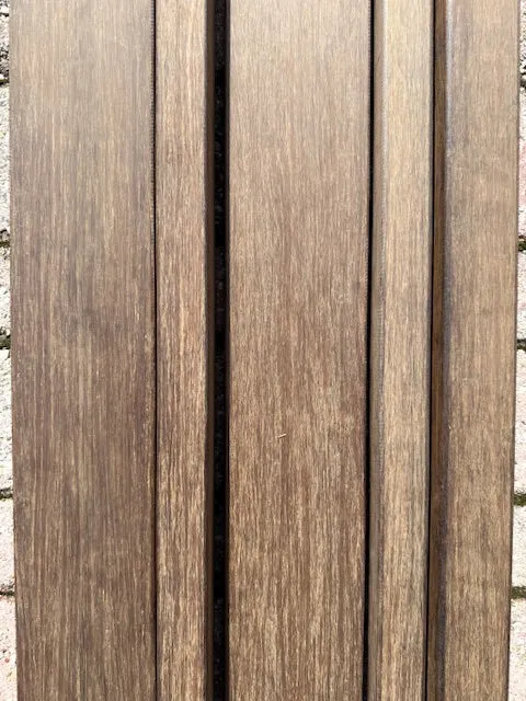 Bambus dunkel 3D Wandverkleidung geclipst Fassade