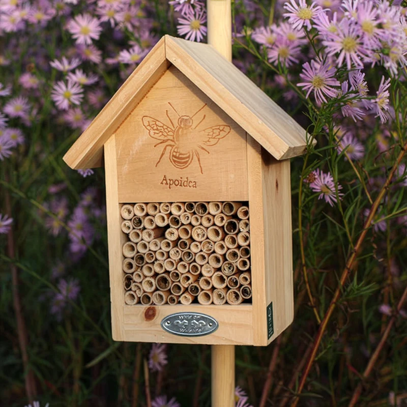 Bienenhaus aus Naturholz