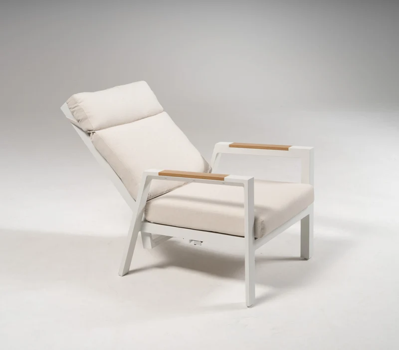 Adrian Gartenlounge