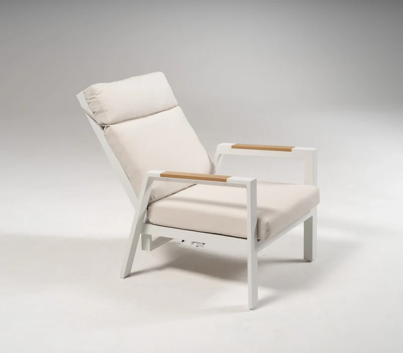 Adrian Gartenlounge