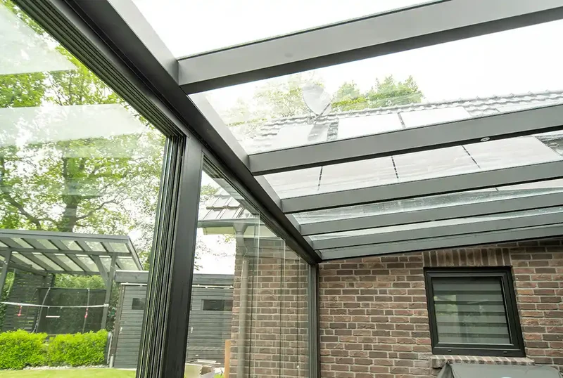 Glasschiebewand schwarz (RAL 9005) 10mm