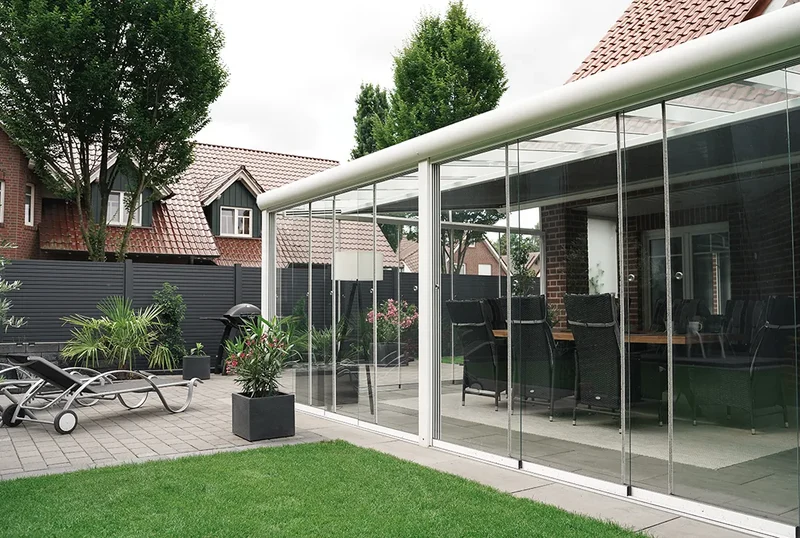 Glasschiebewand weiß (RAL 9016) 10mm