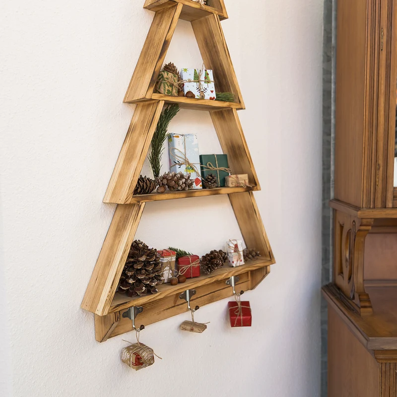 Wandregal aus Holz in Baumform