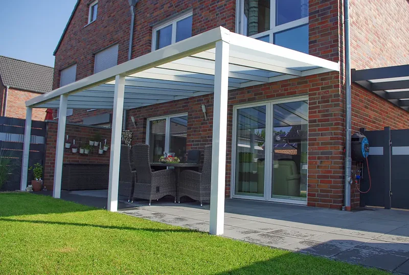 Terrassenüberdachung Aluminium 700x250cm VSG weiß