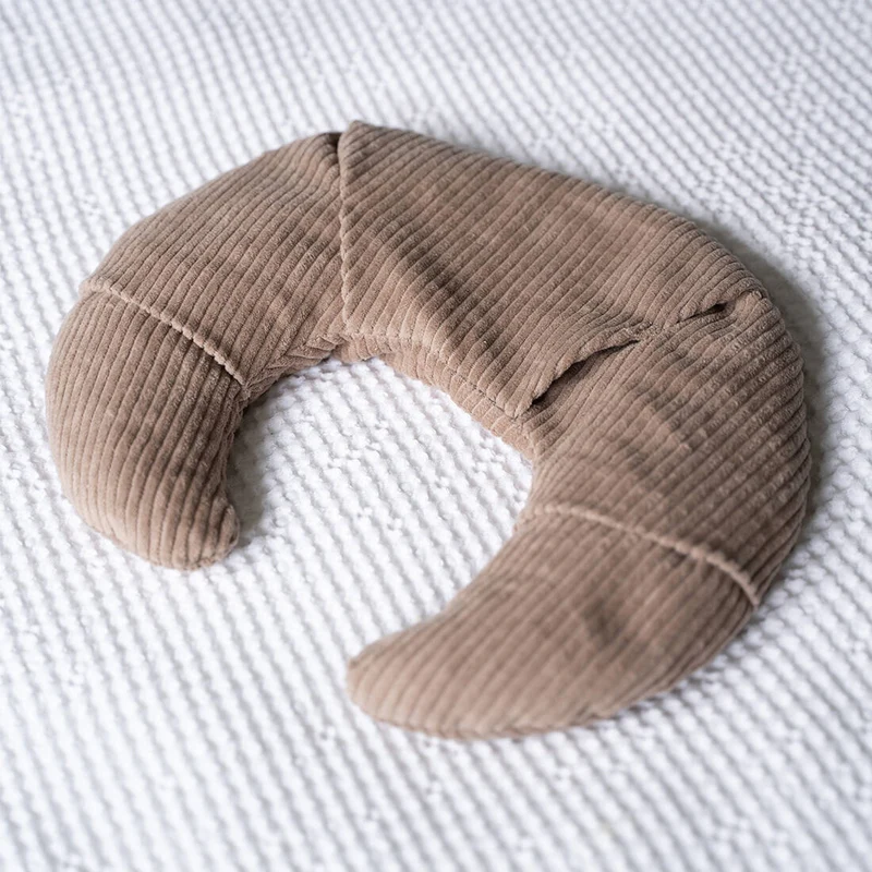 Nackenkissen Croissant aus Cord