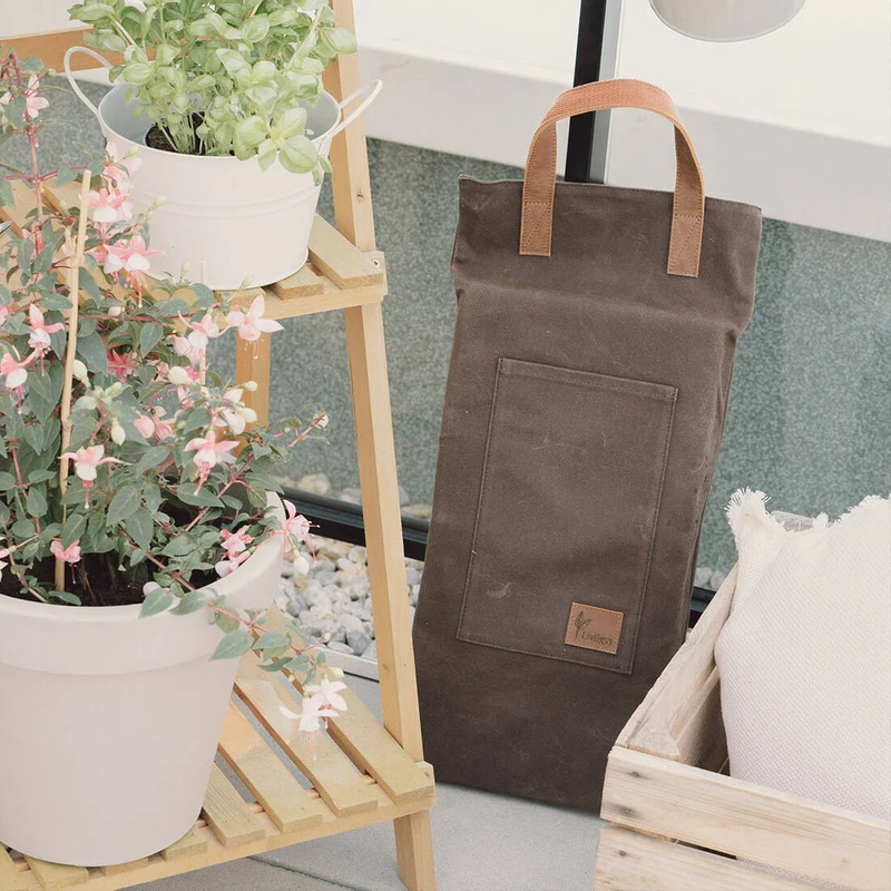 Kniekissen in zwei Farben aus wasserabweisendem Canvas, mit Tasche und Griff