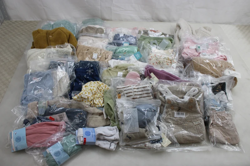 B-Ware Restposten Baby Kleidung Strampler Schlafsack Körper Little One Feetje 57 Stück
