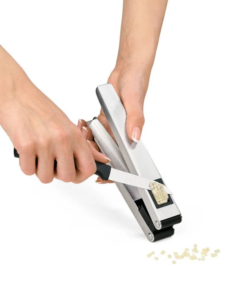 Knoblauchschneider und -presse