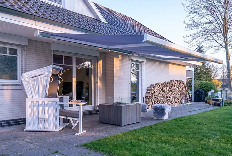 Vollkassetten-Gelenkarmmarkise 300 - 800 cm Breite anthrazit
