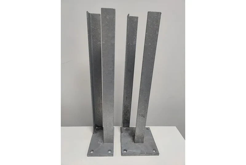 Pfostenträger zum Aufschrauben für Aluminiumzaun