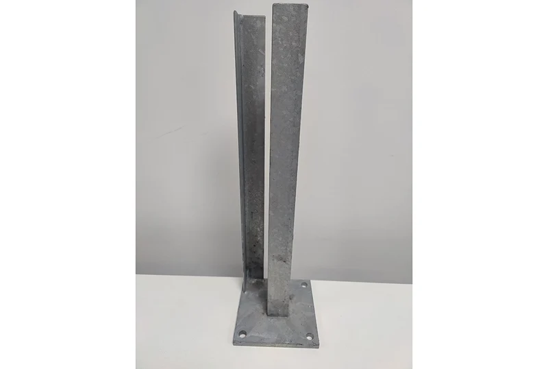 Pfostenträger zum Aufschrauben für Aluminiumzaun