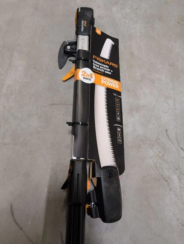 B-Ware Fiskars Schneidgiraffe UPX86 Teleskop-Schneider Baumsäge Adapter 32mm