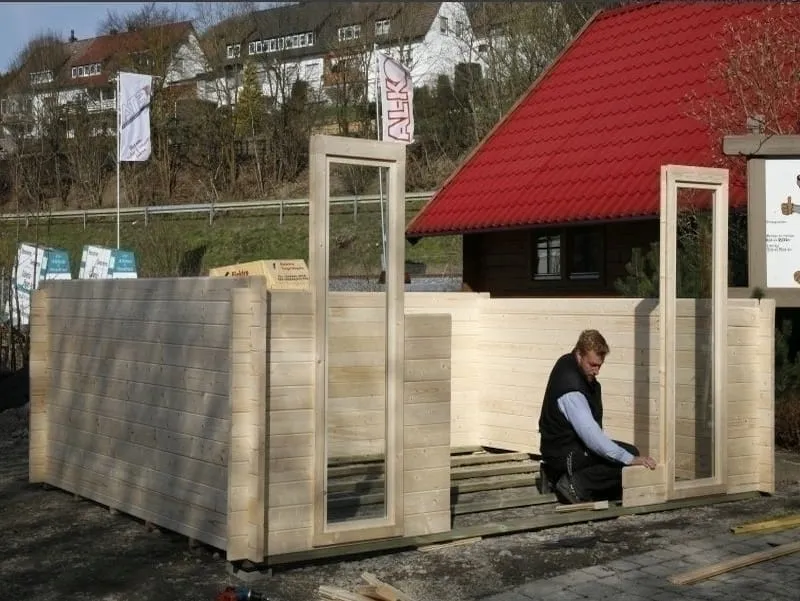 Montage WPC Gartenhaus Linia 2824 inkl. Dachrinnenset