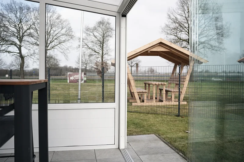 Glasschiebewand schwarz (RAL 9005) 10mm