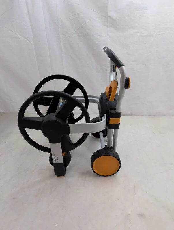 B-Ware Fiskars Schlauchwagen Gartenwagen 360° Drehung ergonomischer Griff schwarz