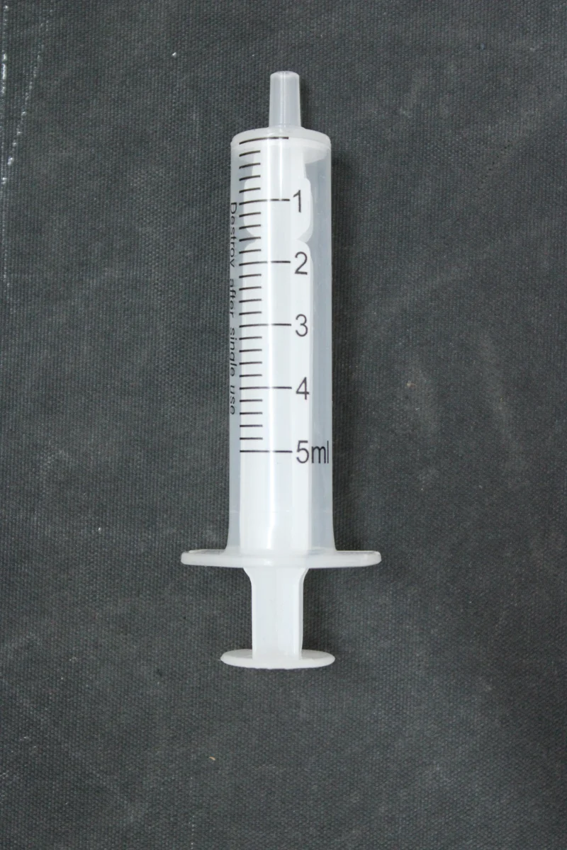 B-Ware Einmalspritze Spritze Injektionsspritze 5 ml Steril Gut ablesbar 100 Stück
