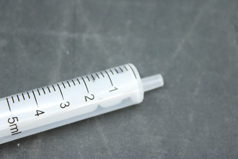B-Ware Einmalspritze Spritze Injektionsspritze 5 ml Steril Gut ablesbar 100 Stück