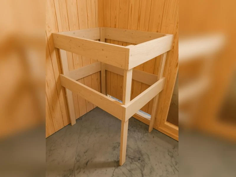 Karibu Sauna Sandra inkl. 9 kW Ofen integr. Steuerung, mit klassicher Tür -mit Dachkranz-