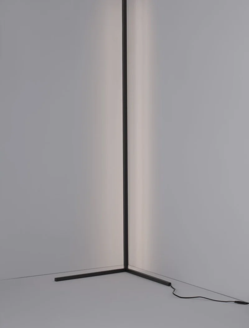 B-Ware Nova Luce Stehlampe Standleuchte LED V LINE Schwarz Warmweiß dimmbar Aluminium