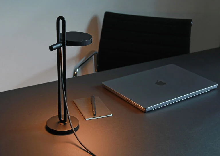 B-Ware Echo Tischlampe Leuchte schwarz Stahl Aluminium Simon Busse 16 2 x 10 x 34 2 cm